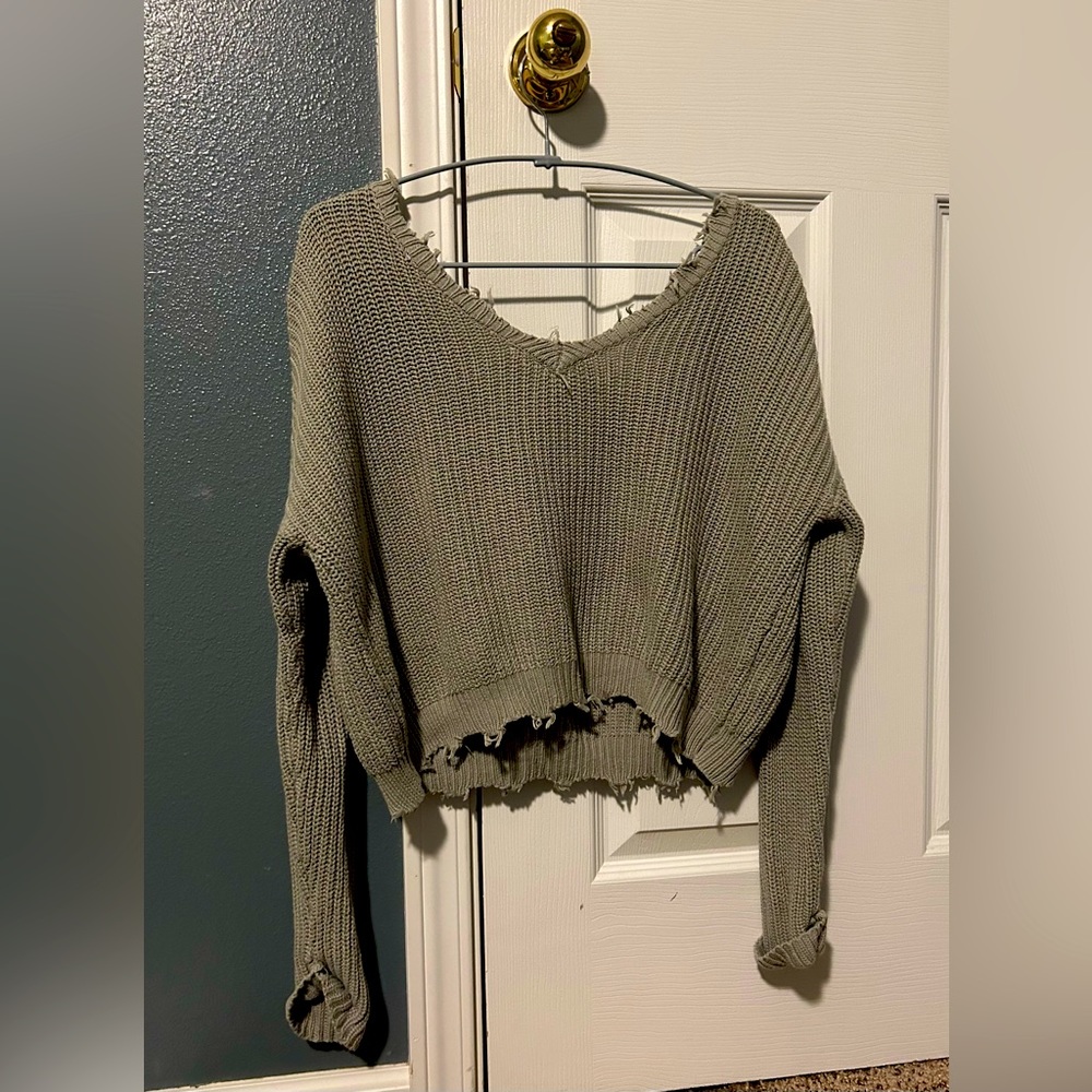 Gray/green sweater